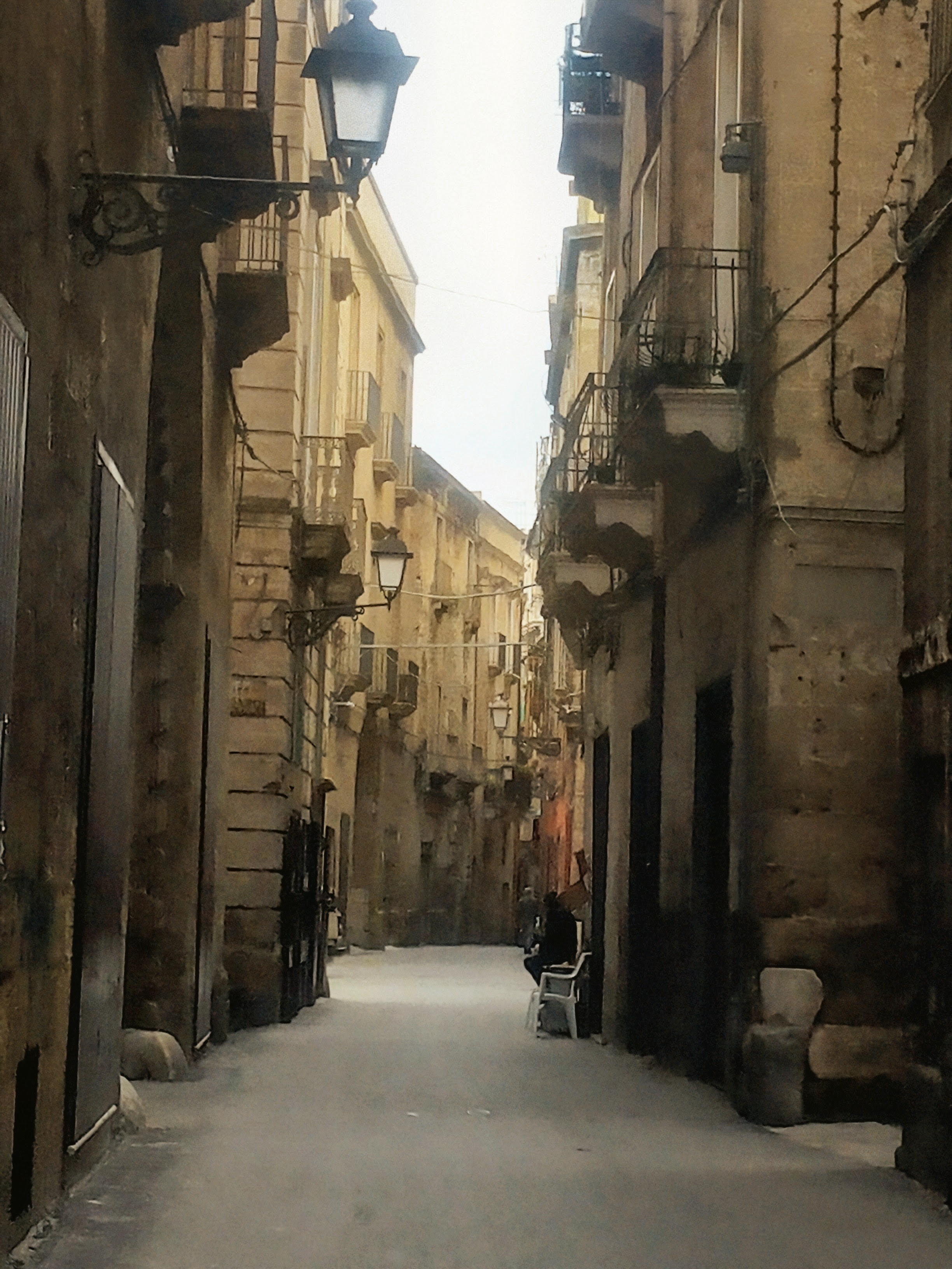 Via Duomo nella città vecchia di Taranto