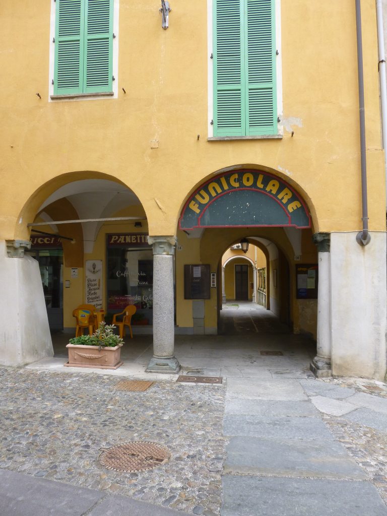 Ingresso della Funicolare in Piazzo a Biella