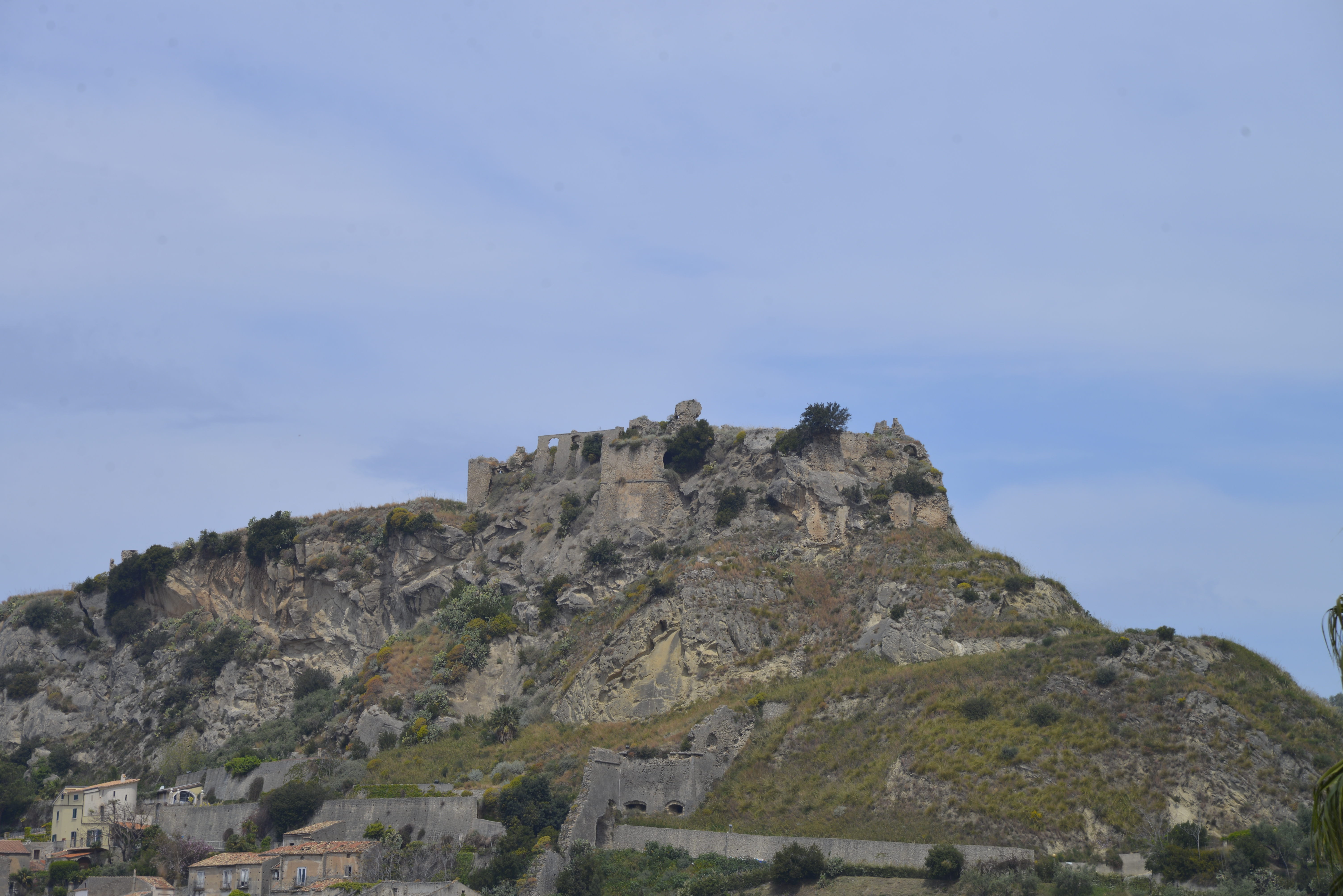 Ruderi del Castello di Amantea in Calabria