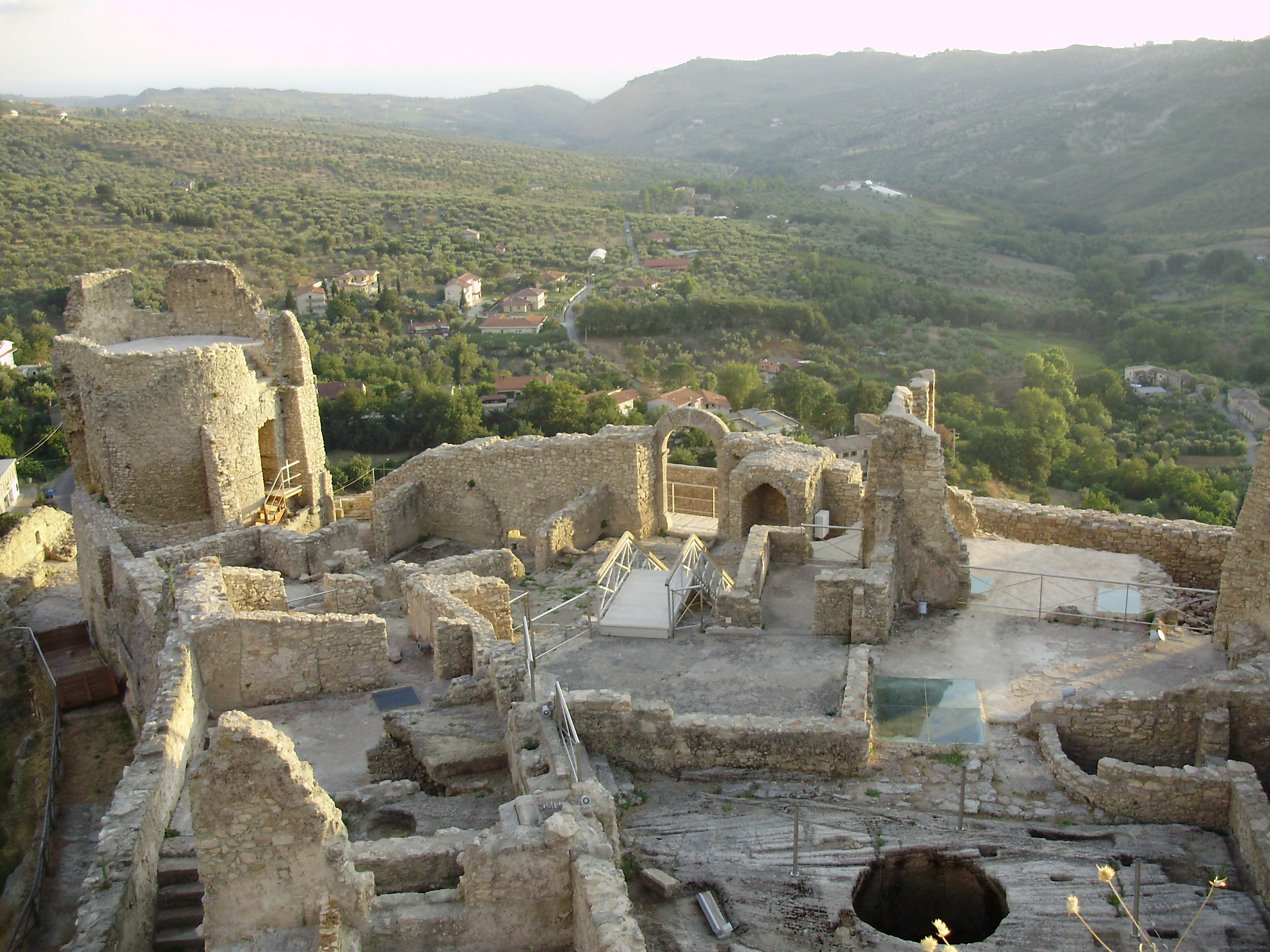 Castello di Cleto visto dall'alto