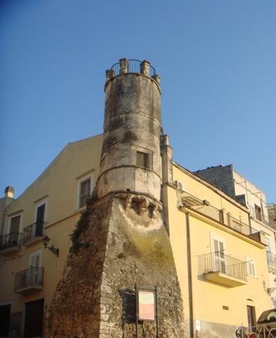 Castello normanno di Carpino nel Gargano