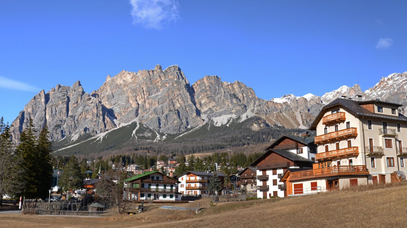 Panorama di Cortina d’Ampezzo con le Dolomiti