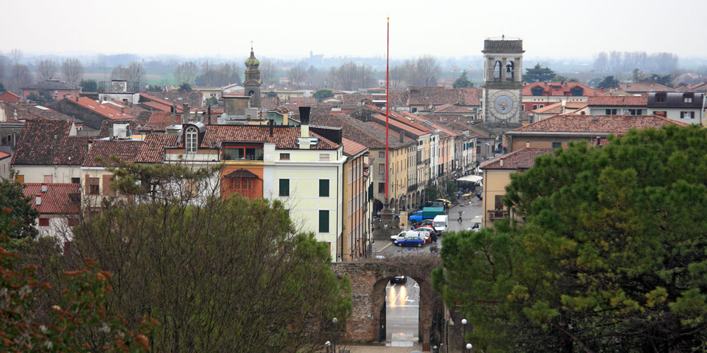 Veduta panoramica di Este dal castello