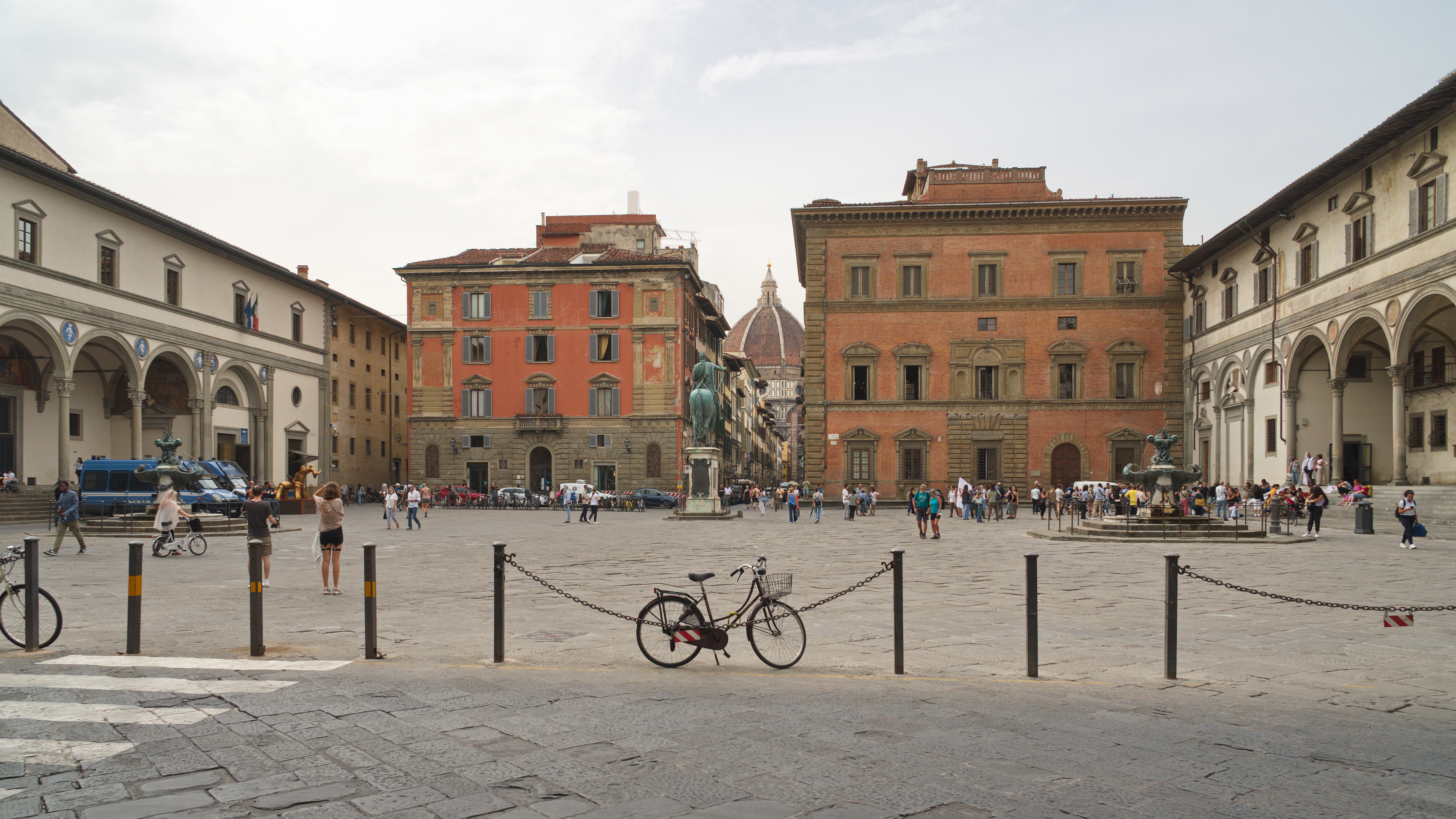 Piazza Santissima Annunziata a Firenze