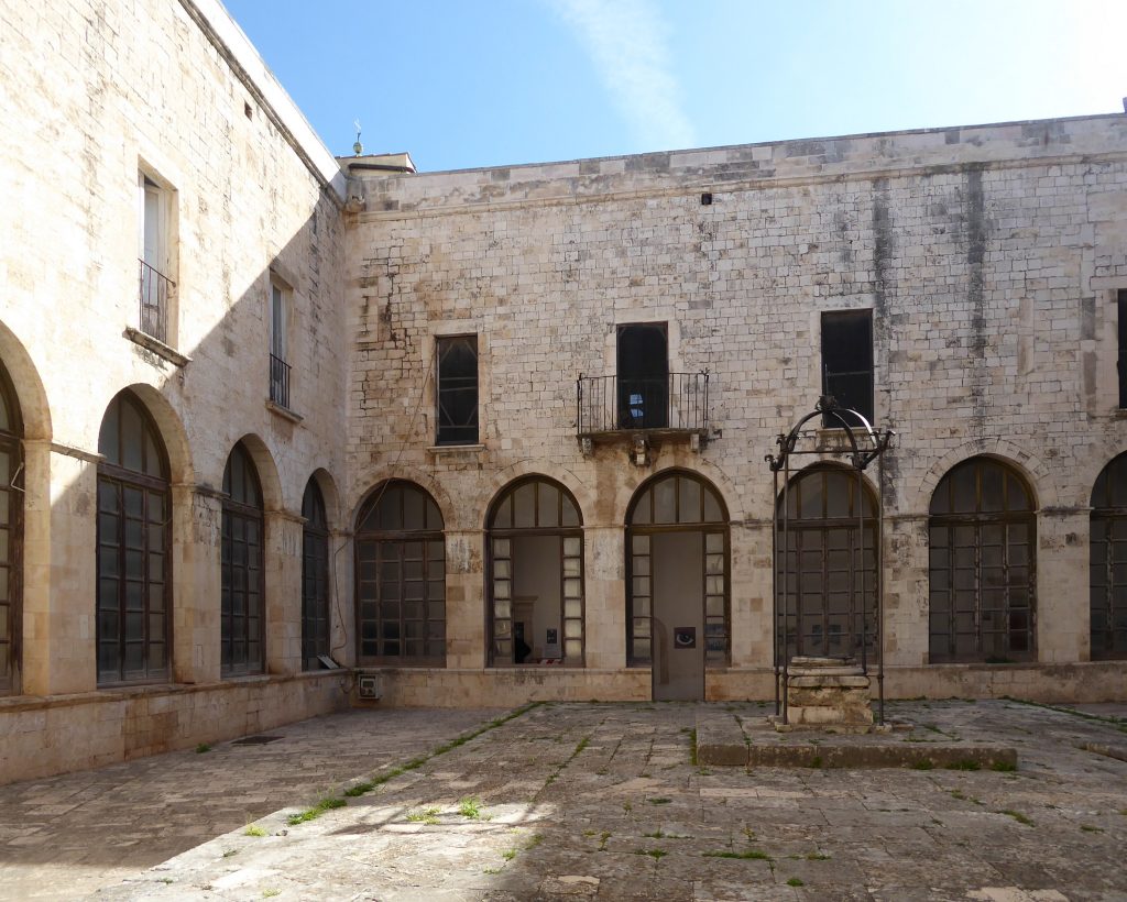 Chiostro grande del Monastero di San Benedetto a Conversano