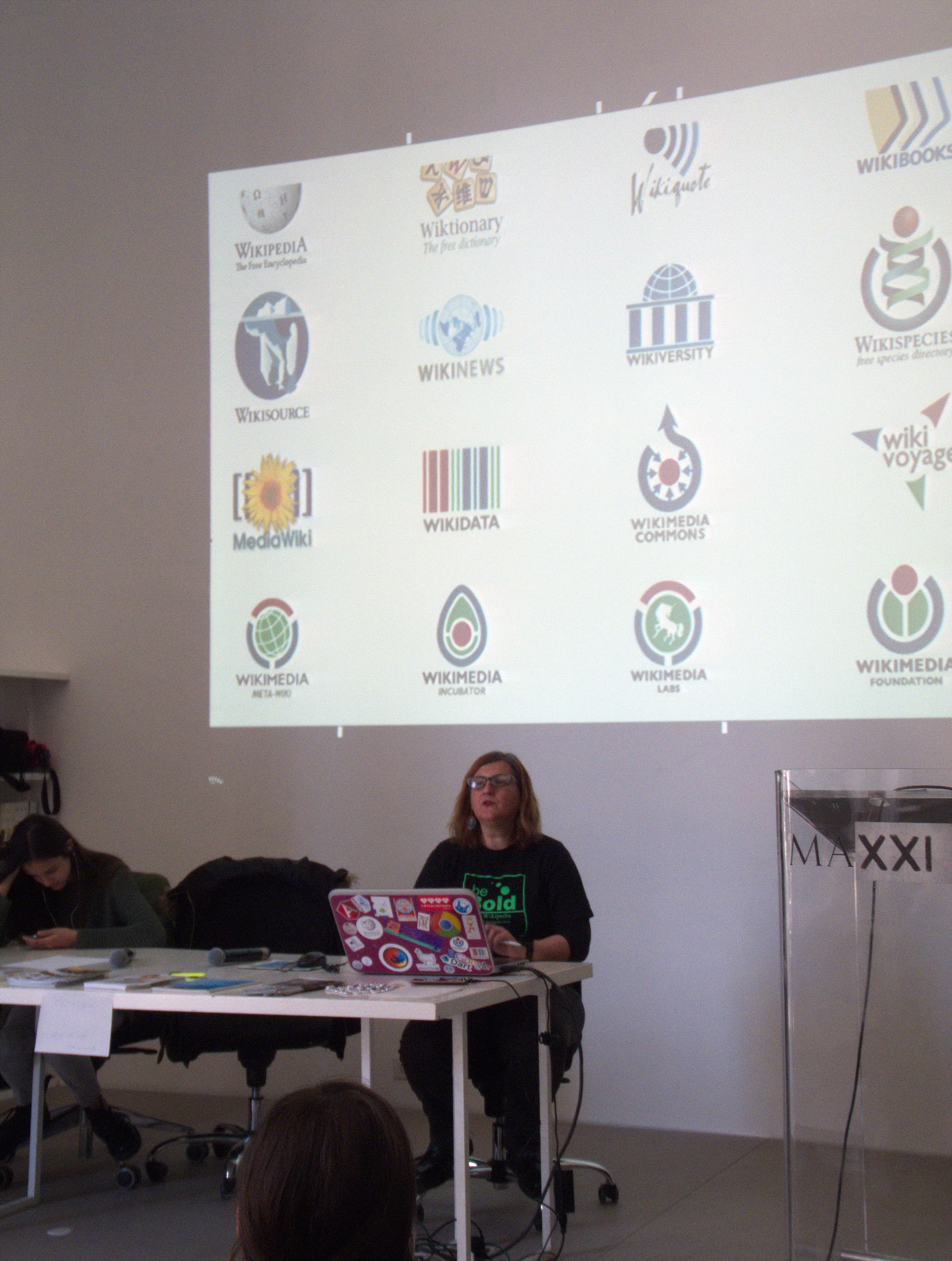 Spazio esterno del MAXXI a Roma
