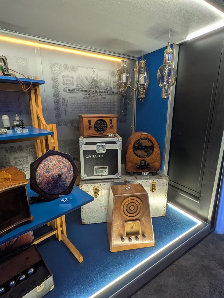 Radio storiche al Museo della Radio e della Televisione di Torino
