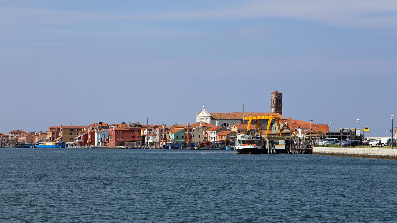 Pellestrina vista dalla laguna veneziana