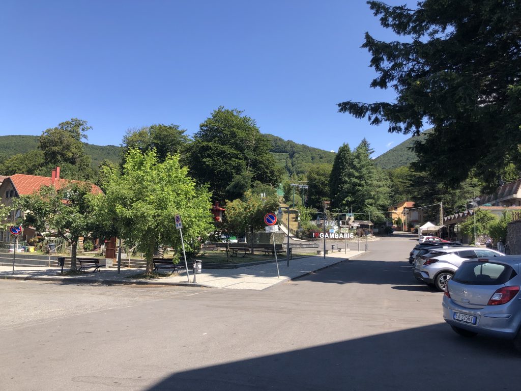 Piazza principale di Gambarie in Calabria
