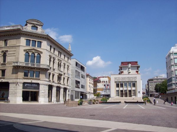 Piazza XX Settembre a Pordenone