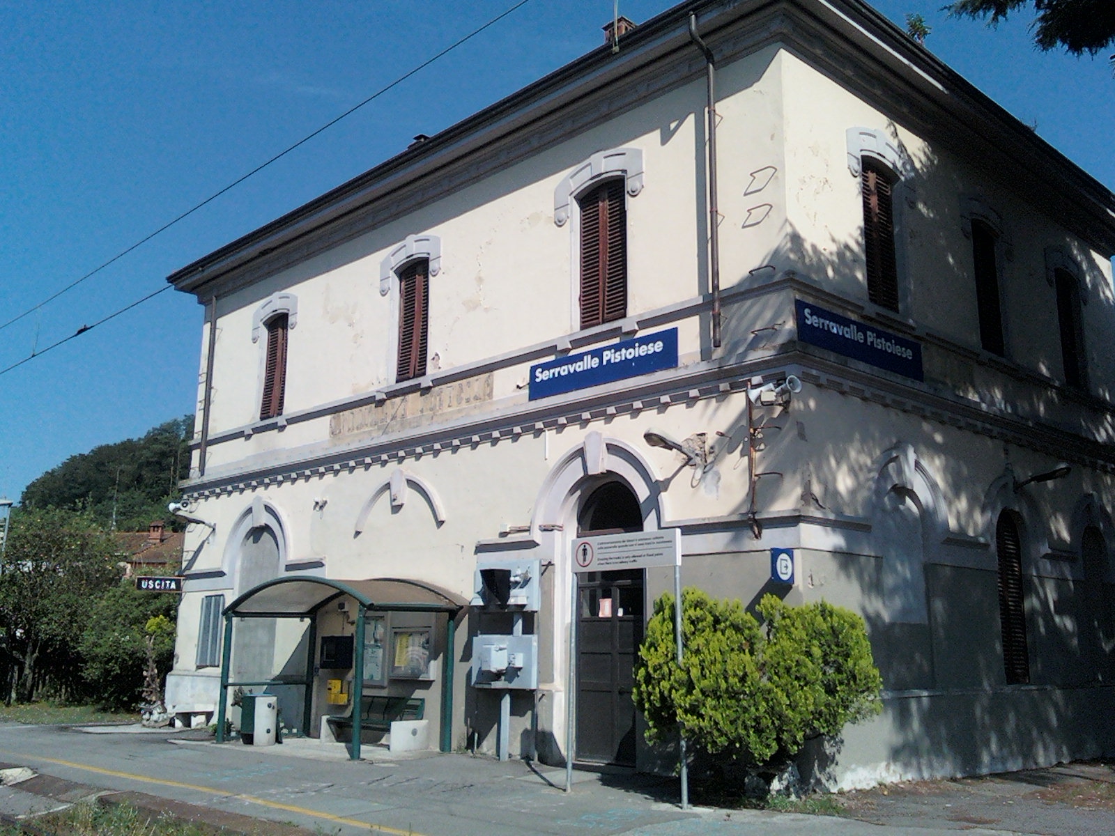 Stazione ferroviaria di Serravalle Pistoiese