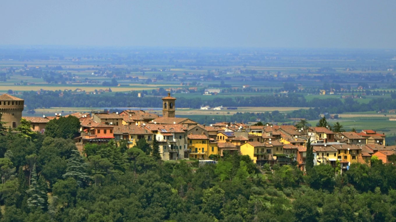 Vista panoramica del borgo di Dozza