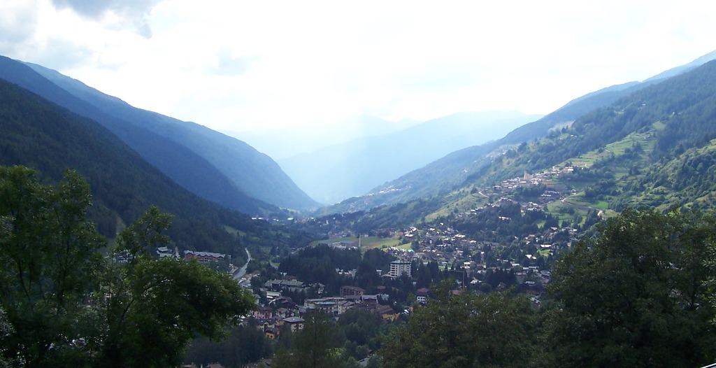 Panorama di Ponte di Legno dalla strada del Tonale