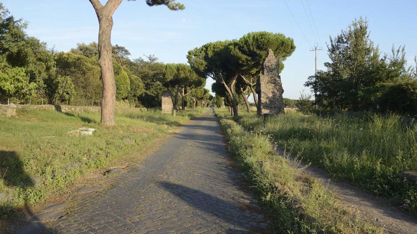 Basoli della Via Appia Antica a Roma