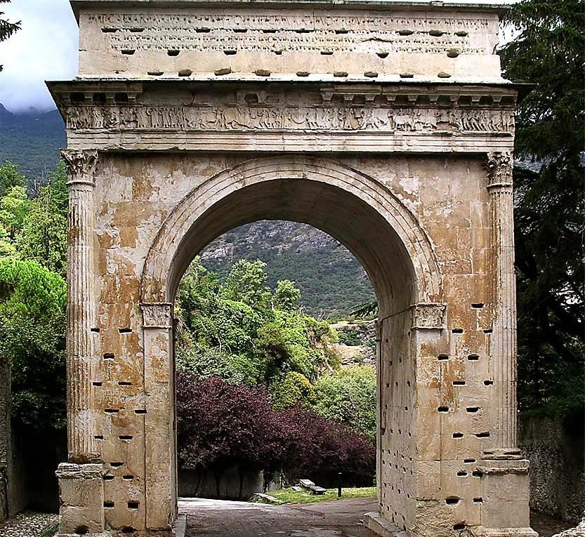 Arco di Augusto a Susa in Piemonte