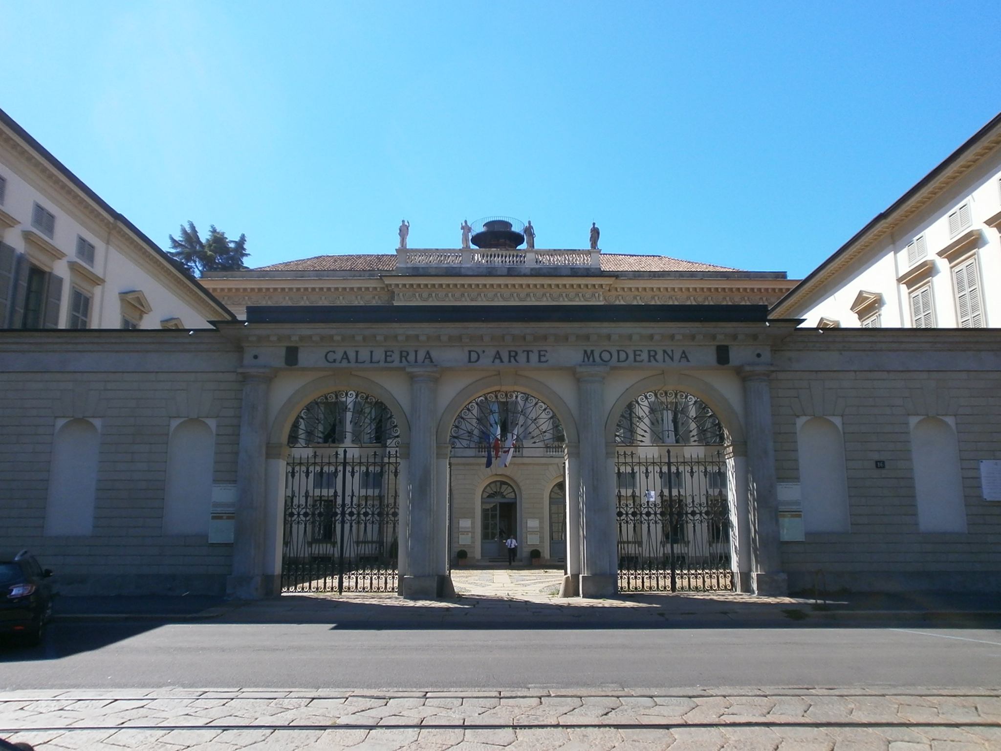Esterno della Galleria d'Arte Moderna di Milano