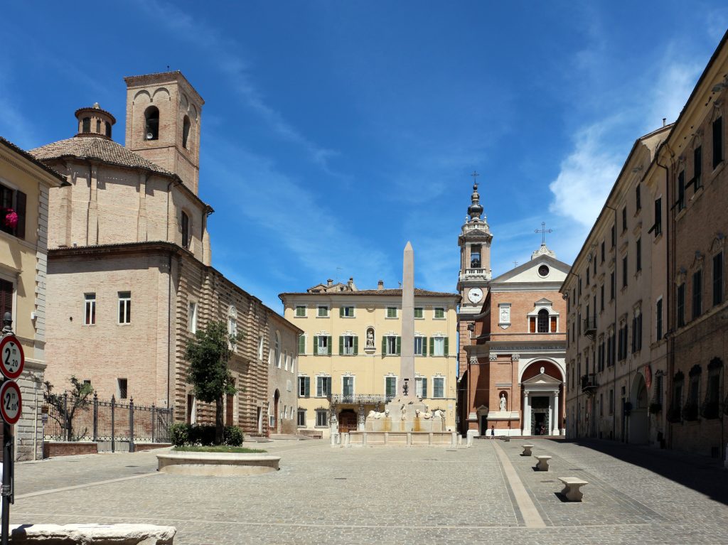 Piazza Federico II a Jesi