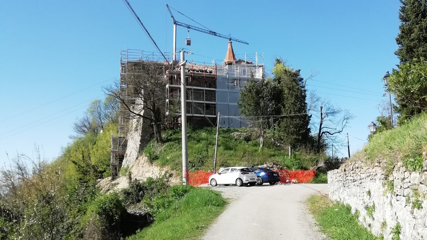 Castello di Mongiorgio a Monte San Pietro