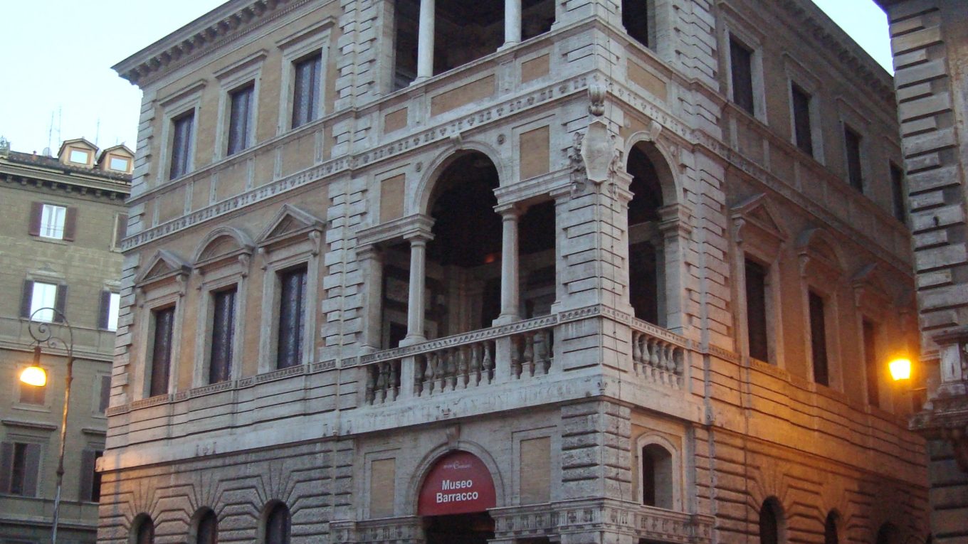 Facciata del Museo Barracco a Roma