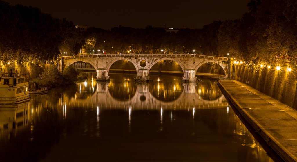 Ponte Sisto sul Tevere a Roma