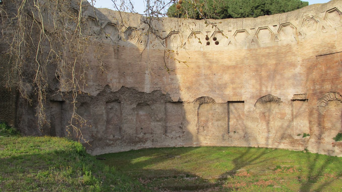 Esedra delle Terme di Traiano a Roma