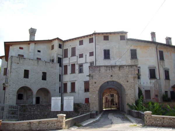 Castello di Valvasone nel centro storico