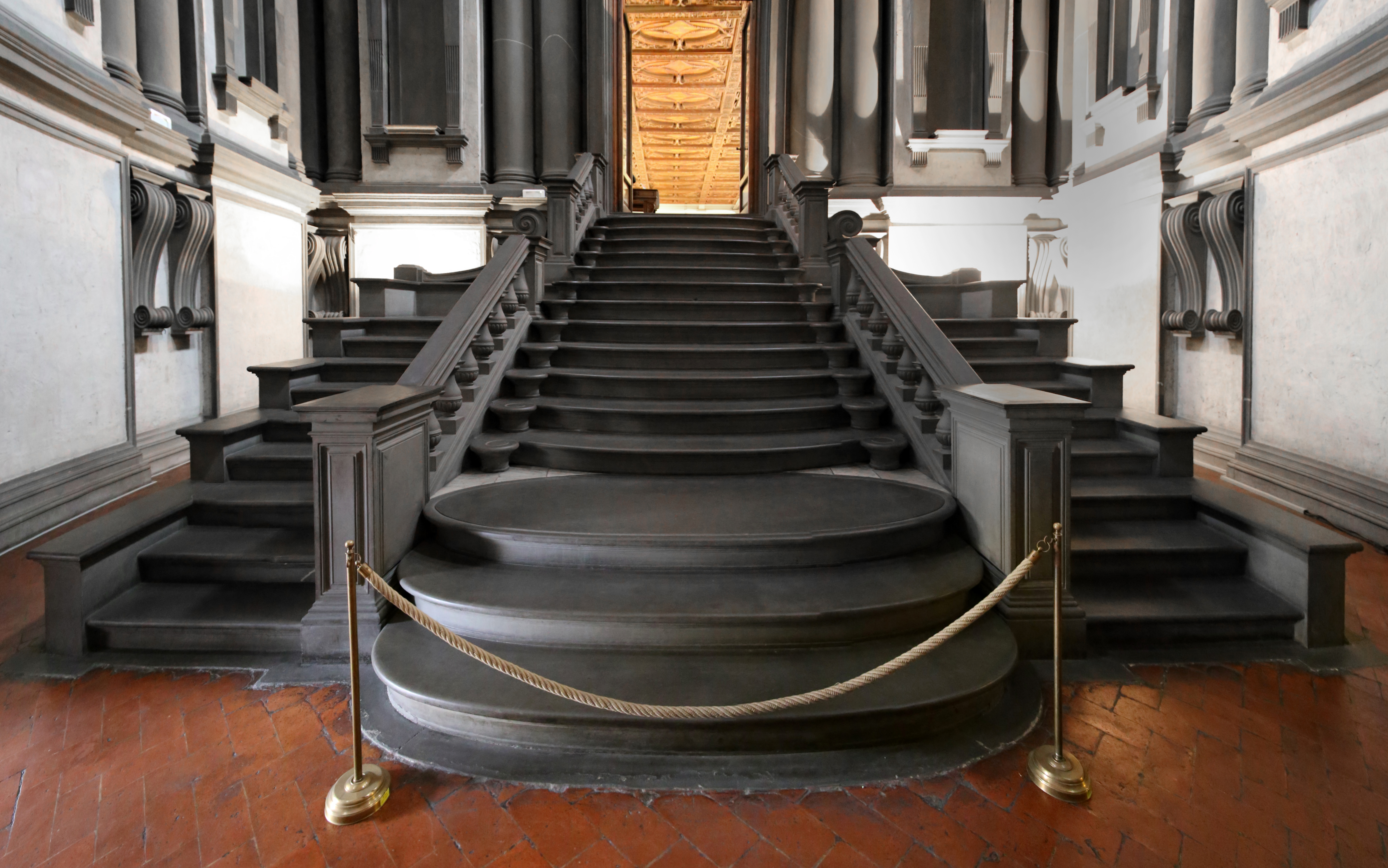 Scalone della Biblioteca Medicea Laurenziana progettata da Michelangelo