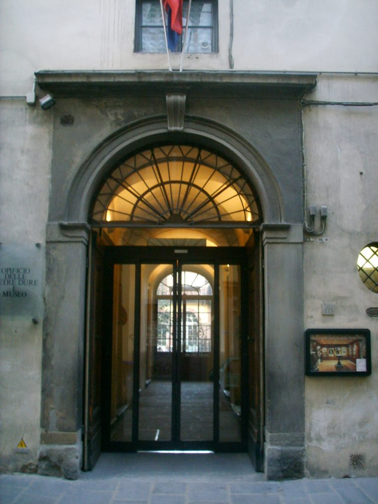 Ingresso dell’Opificio delle Pietre Dure a Firenze