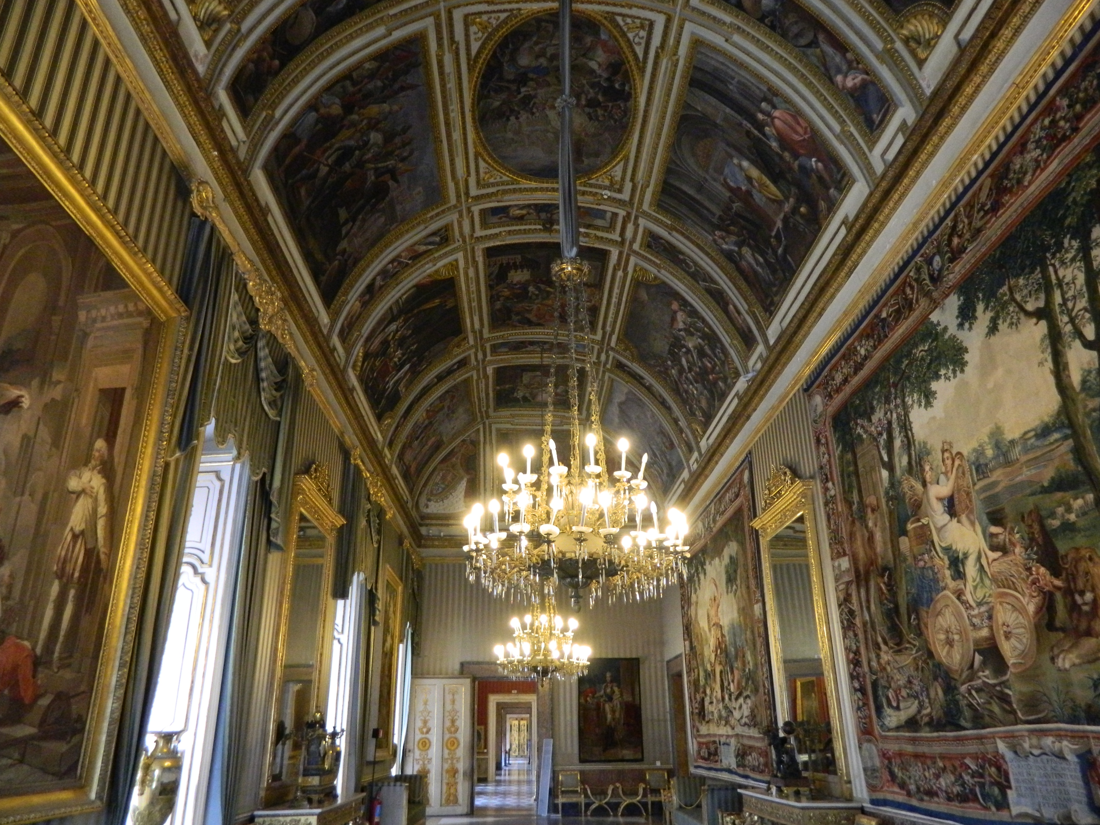 Interno del Palazzo Reale di Napoli